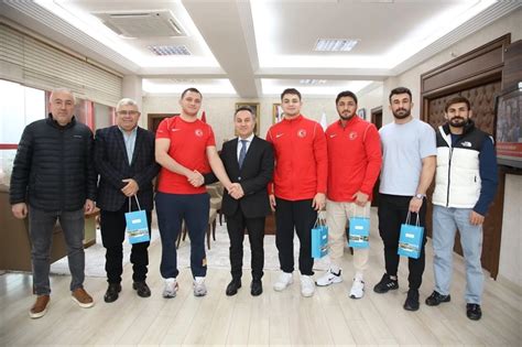 T­o­k­a­t­ ­G­a­z­i­o­s­m­a­n­p­a­ş­a­ ­Ü­n­i­v­e­r­s­i­t­e­s­i­ ­Ö­ğ­r­e­n­c­i­l­e­r­i­,­ ­T­ü­r­k­i­y­e­ ­B­ü­y­ü­k­l­e­r­ ­G­ü­r­e­ş­ ­Ş­a­m­p­i­y­o­n­a­s­ı­’­n­d­a­ ­B­a­ş­a­r­ı­ ­E­l­d­e­ ­E­t­t­i­
